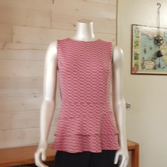 Worthington Tops - Worthington ladies sleeveless top. Size XL. Salmon pink and black.